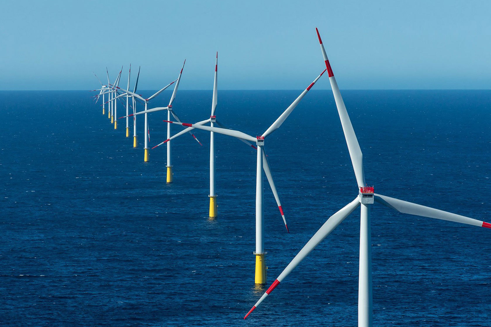 Blick auf einen deutschen Offshore-Windpark