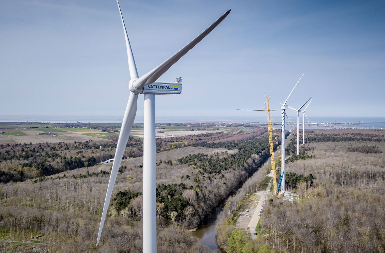 Princess Ariane Wind Farm – the largest Dutch onshore wind farm - photo JLOUSBERG