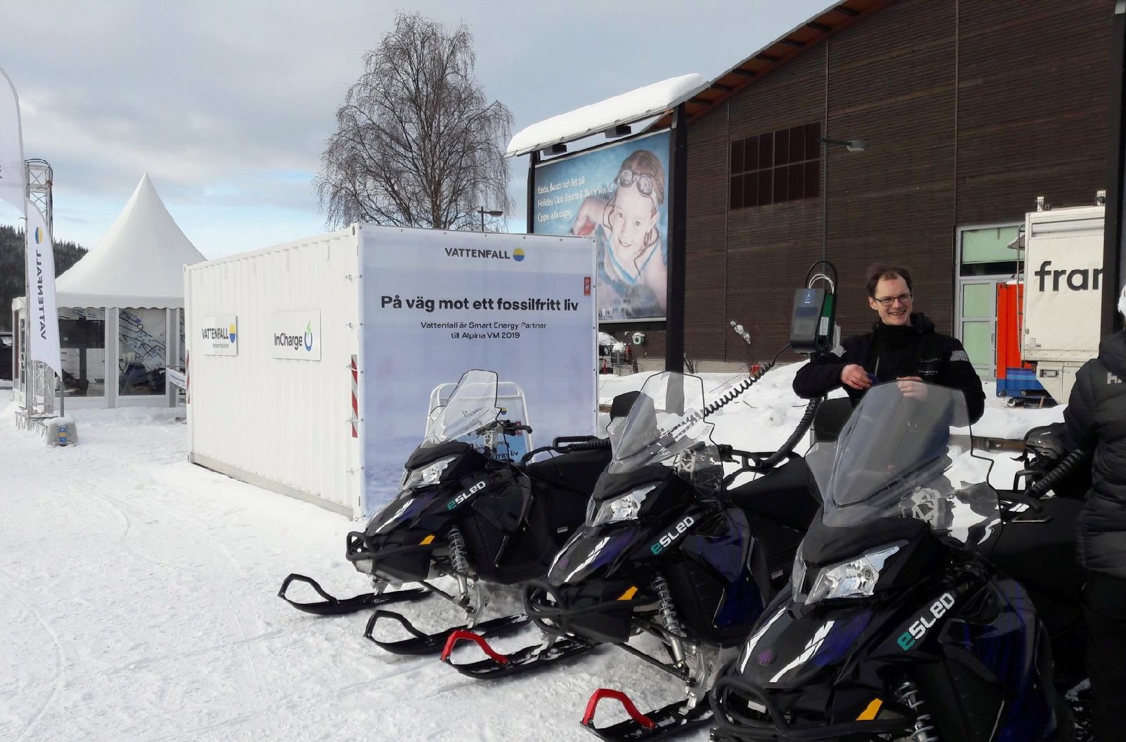 During the FIS Alpine World Ski Championships in Åre, Sweden, the mega battery will charge vehicles and electrical snowmobiles.