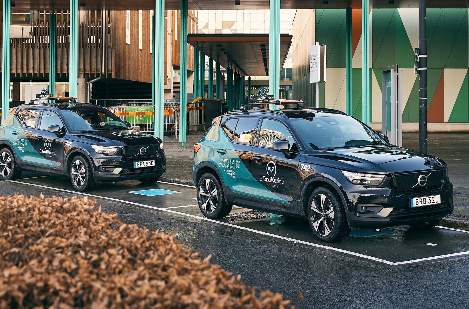 Fully electric Volvo XC40 Recharge taxi