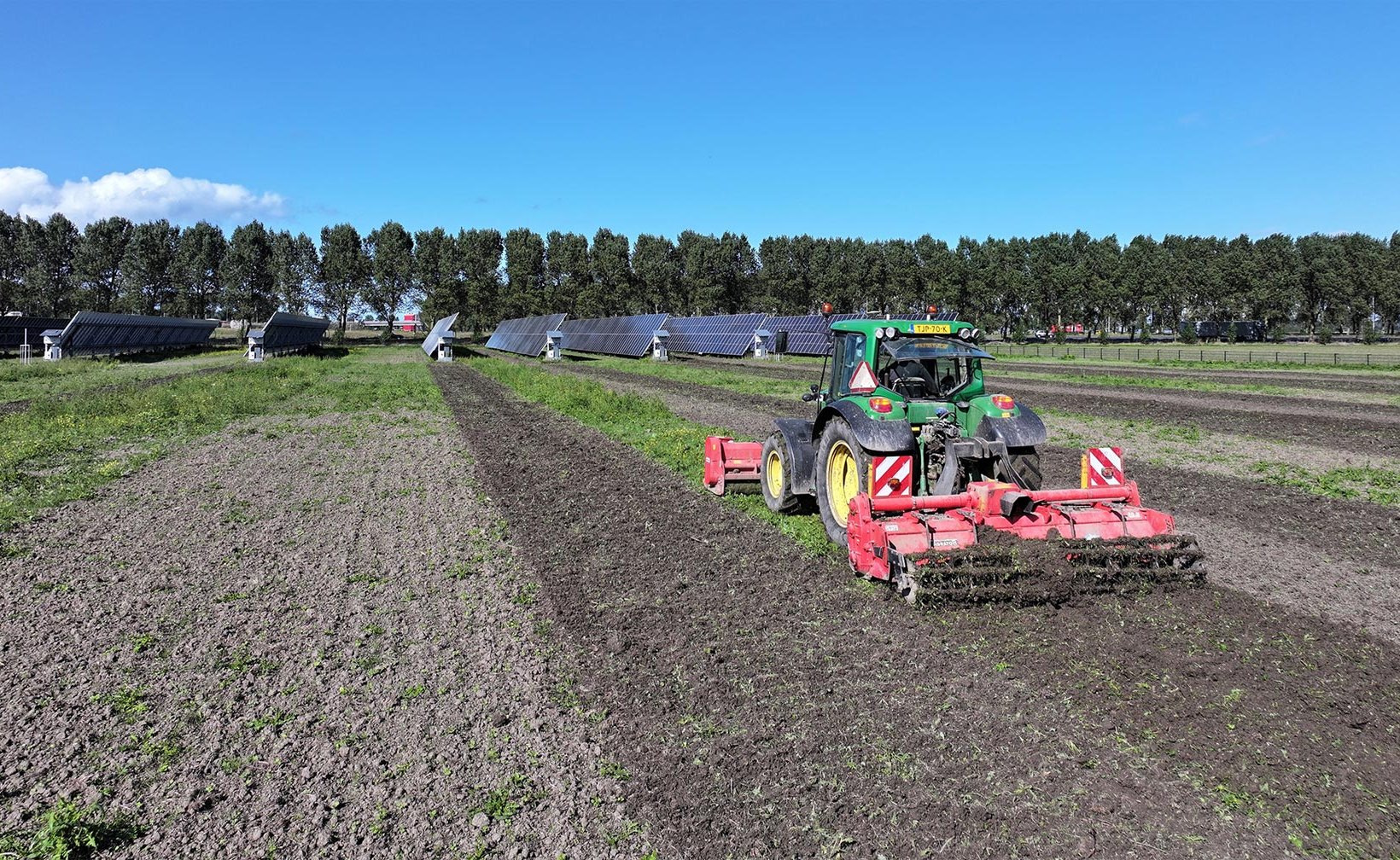  A tractor in Symbizon Agri-PV park