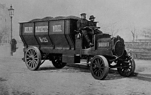 Black and white photo of a coal lorry