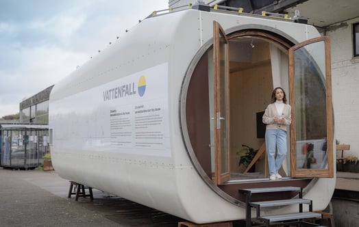 Tiny House – compact living in an old wind turbine nacelle. Photo: Jorrit Lousberg