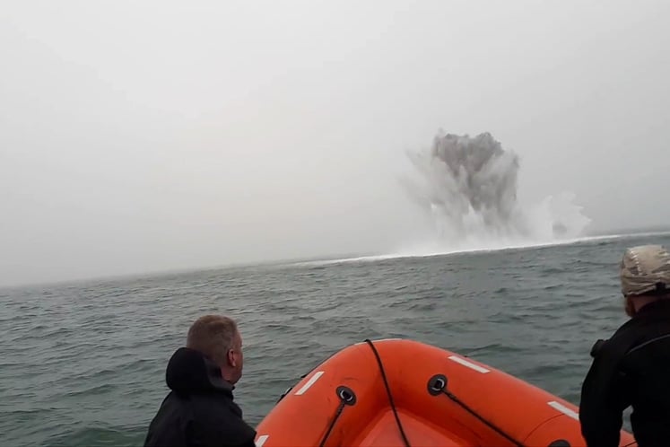 What a mine explosion at sea looks like