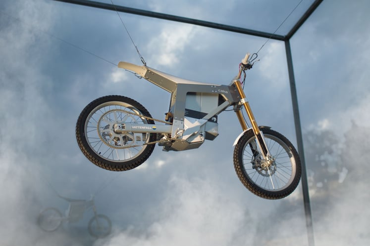 CAKE - Motorcycle hanging in a glass container