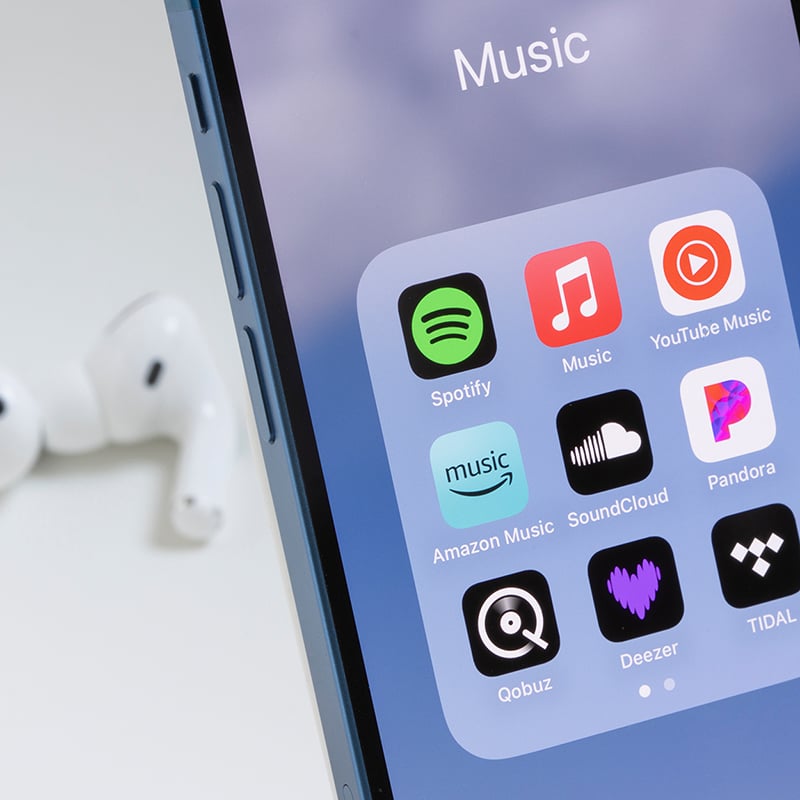 Music apps on an Apple mobile phone -  Photo: Adobe
