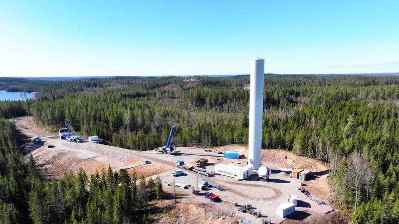 Construction of a wind turbine at Bruzaholm Construction of a wind turbine at Bruzaholm