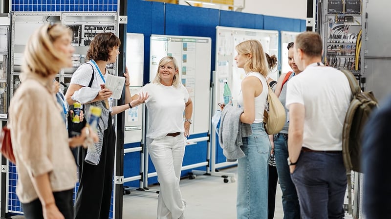 Vattenfall's Head of Environment Helle Herk-Hansen connects with the climate and environment attachés on multipurpose use of windfarms. Vattenfall's Head of Environment Helle Herk-Hansen connects with the climate and environment attachés on multipurpose use of windfarms.