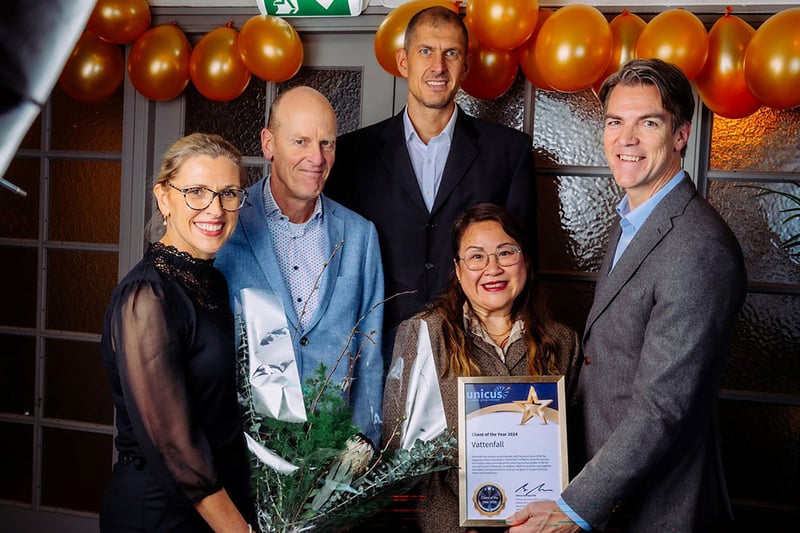 The Awardees: Hans Kramer, Jens Zerbst, Teri-Anne Grumstedt-Lee of Vattenfall with certificate and Sara Sadarangani and Lars Johansson-Kjellerød of the agency Unicus The Awardees: Hans Kramer, Jens Zerbst, Teri-Anne Grumstedt-Lee of Vattenfall with certificate and Sara Sadarangani and Lars Johansson-Kjellerød of the agency Unicus