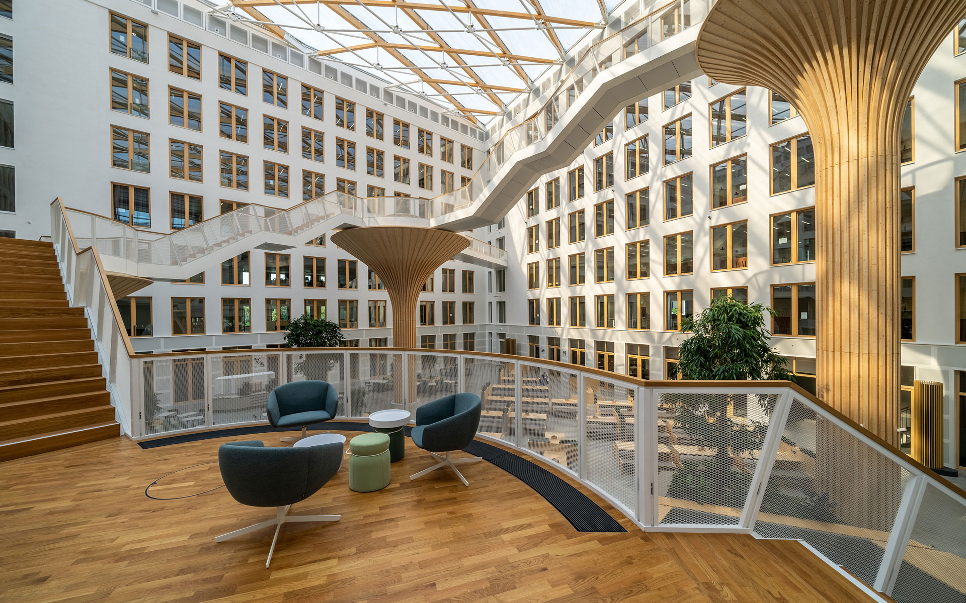 Vattenfall-Deutschland-Zentrale_Berlin-Südkreuz_Atrium-Treetop.jpg