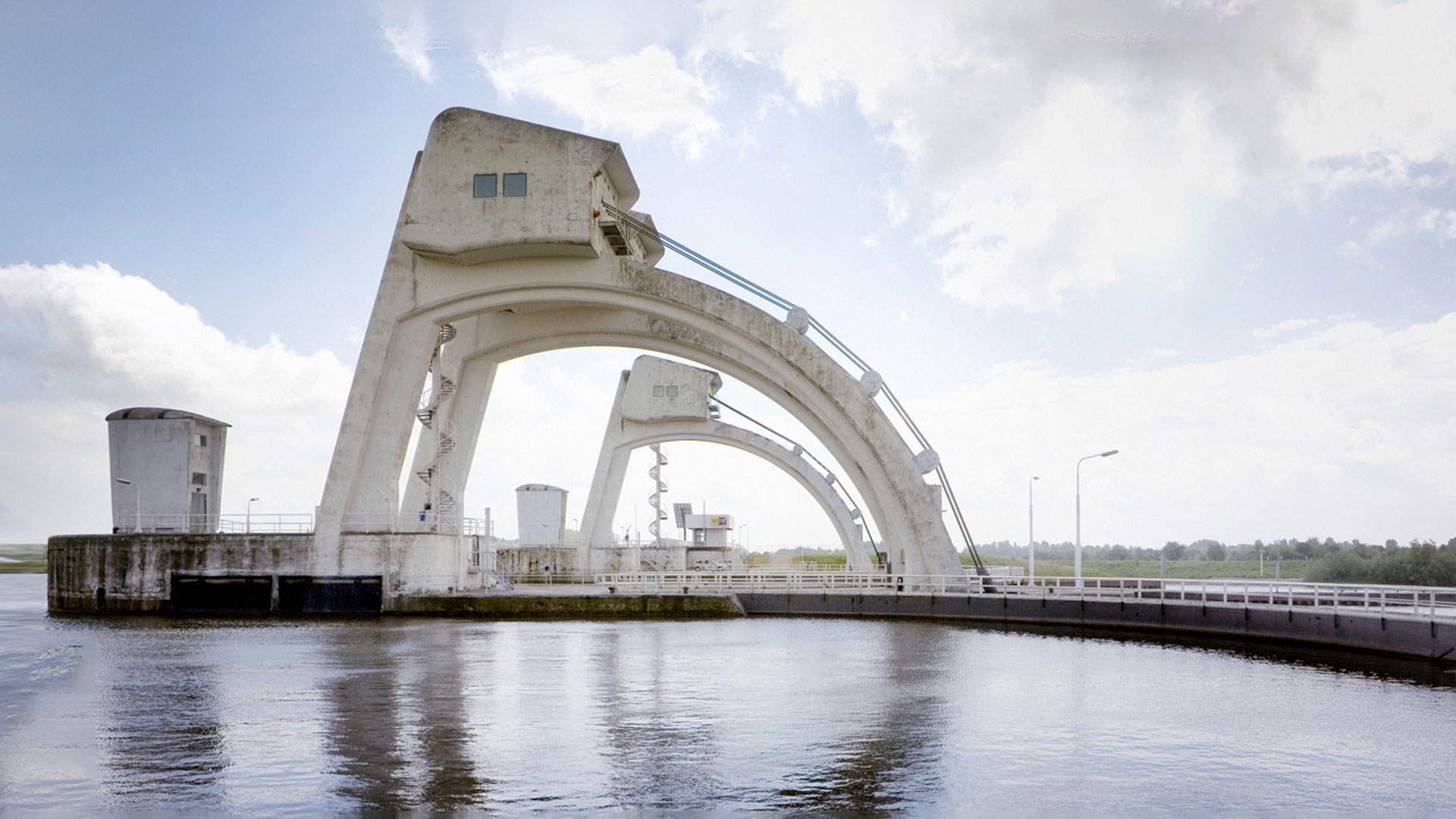 Maurik hydro power plant in Netherlands ensure eels can safely pass through 