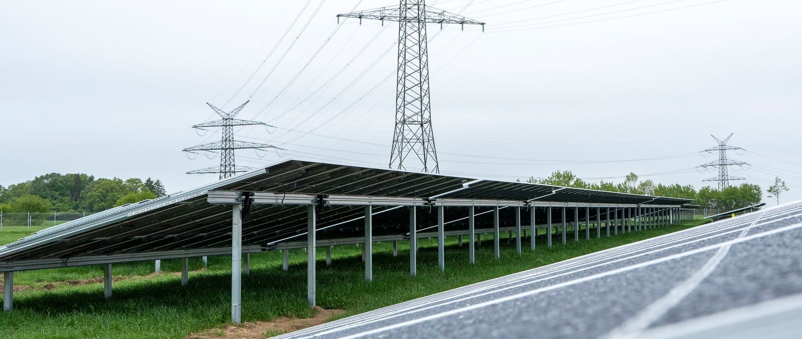 PV-Montagesysteme, die aus emissionsarmen Stahl produziert wurden
