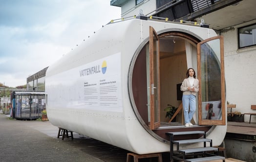Aussenansicht eines Tiny House gefertigt aus einem Rotorblatt - Fotos: J. Lousberg / Vattenfall