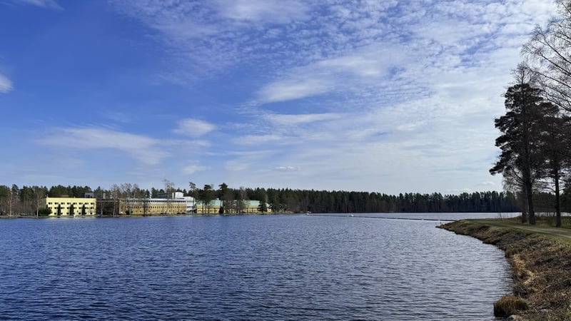 Vattenfall Research & Development in Älvkarleby, direkt am Fluss gelegen Vattenfall Research & Development in Älvkarleby, direkt am Fluss gelegen