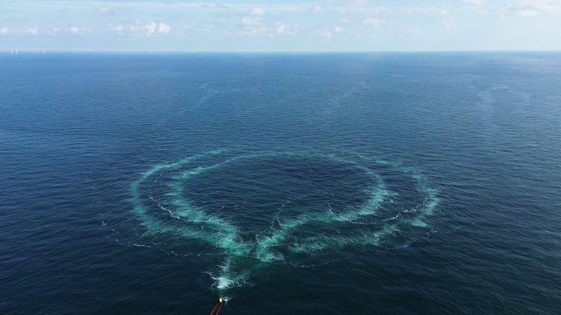Zwei Blasenring bilden den Blasenschleier zur Dämpfung des Schalls im Meer 