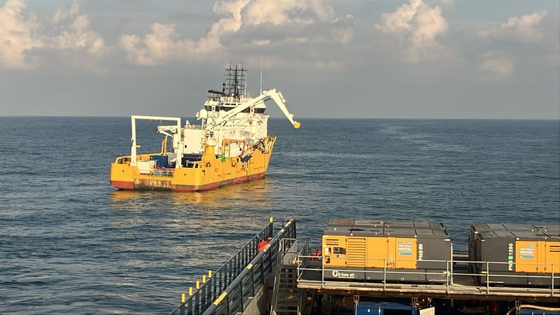 ROV-Trägerschiff zur Koordination und Durchführung der Sprengung
