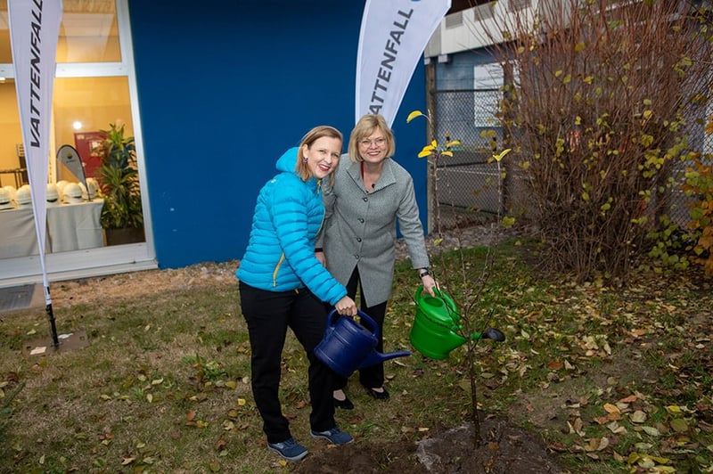 Tanja Wielgoß und Bezirksbürgermeisterin Cerstin Richter-Kotowski