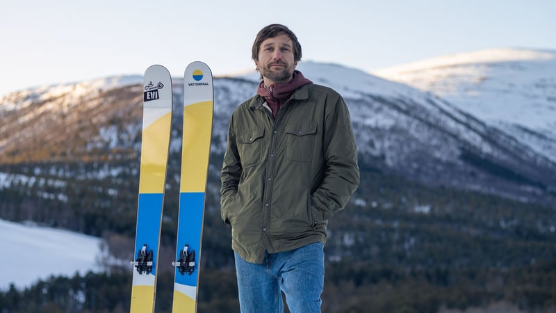 Endre Hals, Gründer von EVI-Ski mit den gebrandeten Skiern