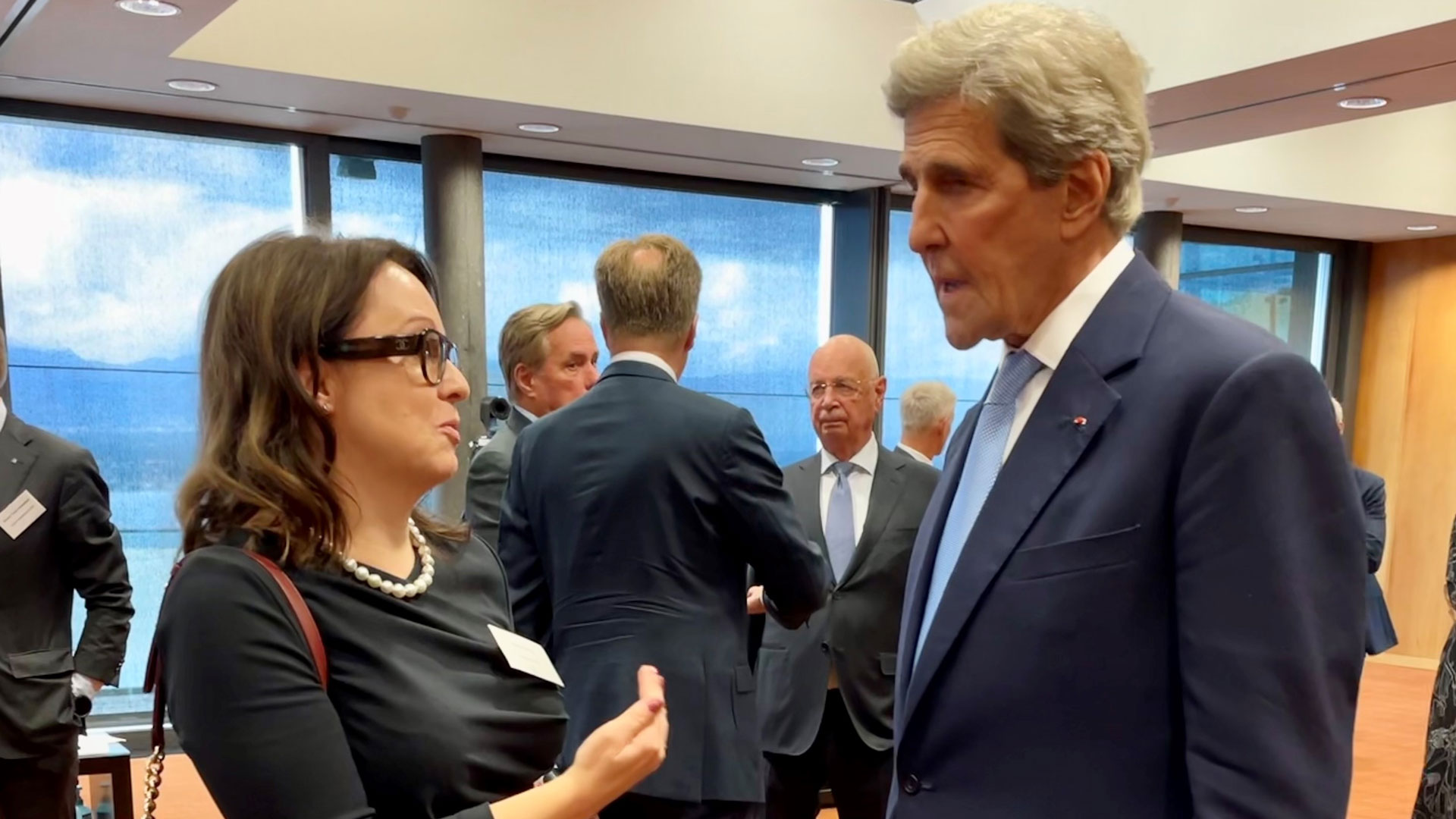 CEO Anna Borg und US-Klimabeauftragter John Kerry im Gespräch