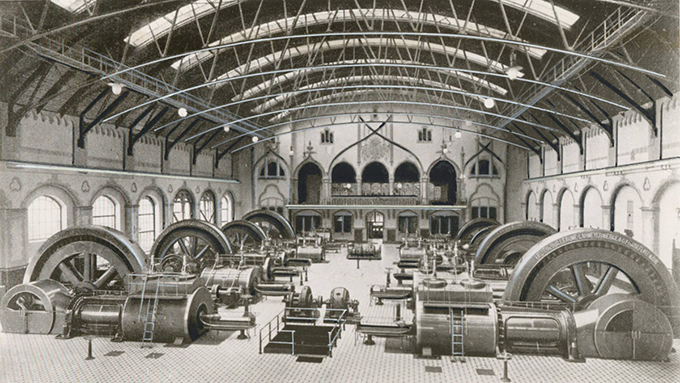 Maschinenhalle des Elektrizitätswerkes Charlottenburg 1907.jpg