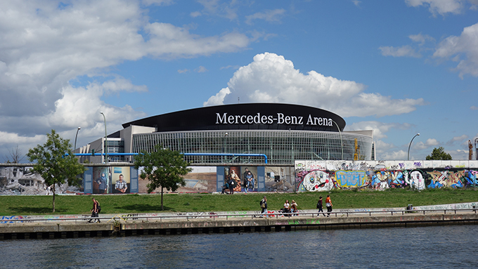 Mercedes-Benz-Arena.jpg