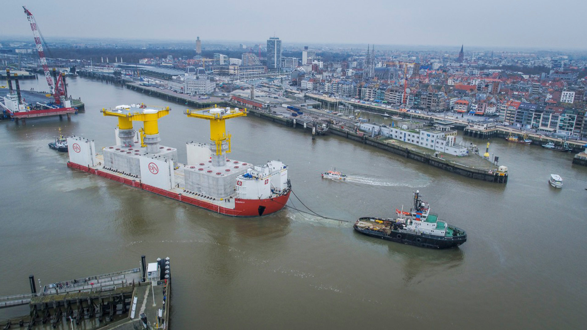 Fundamenterne sejles her fra Ostende. Foto: Jan De Nul Group