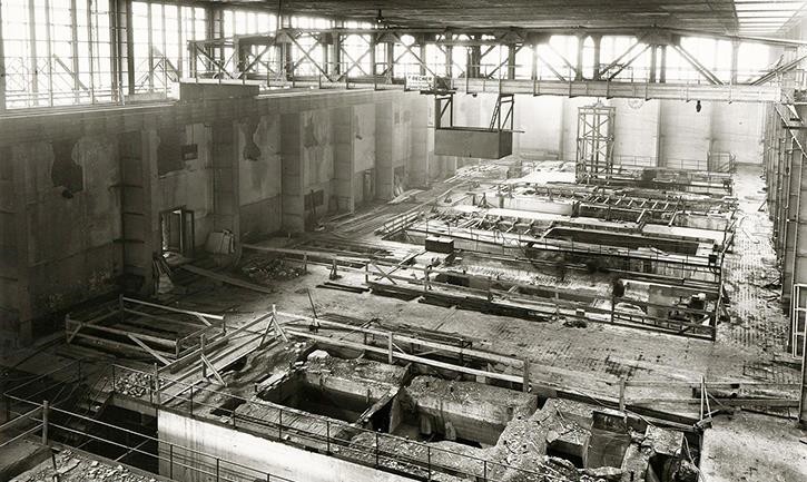 State of the machine hall on 4 January 1949.jpg