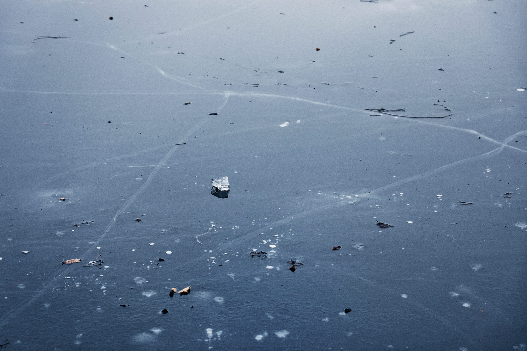 Järvi talvella