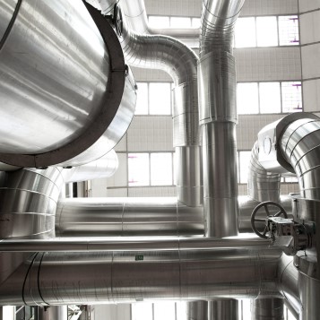 Pipes and tubes inside a power plant