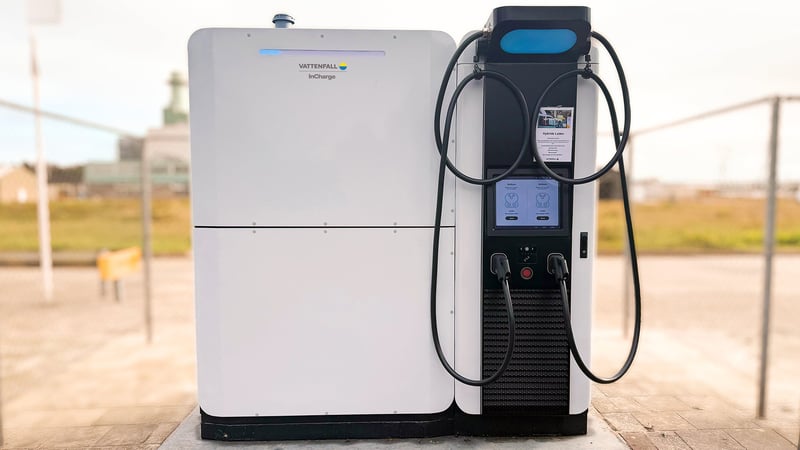 Laadstation met batterij bij energiecentrale Diemen Laadstation met batterij bij energiecentrale Diemen