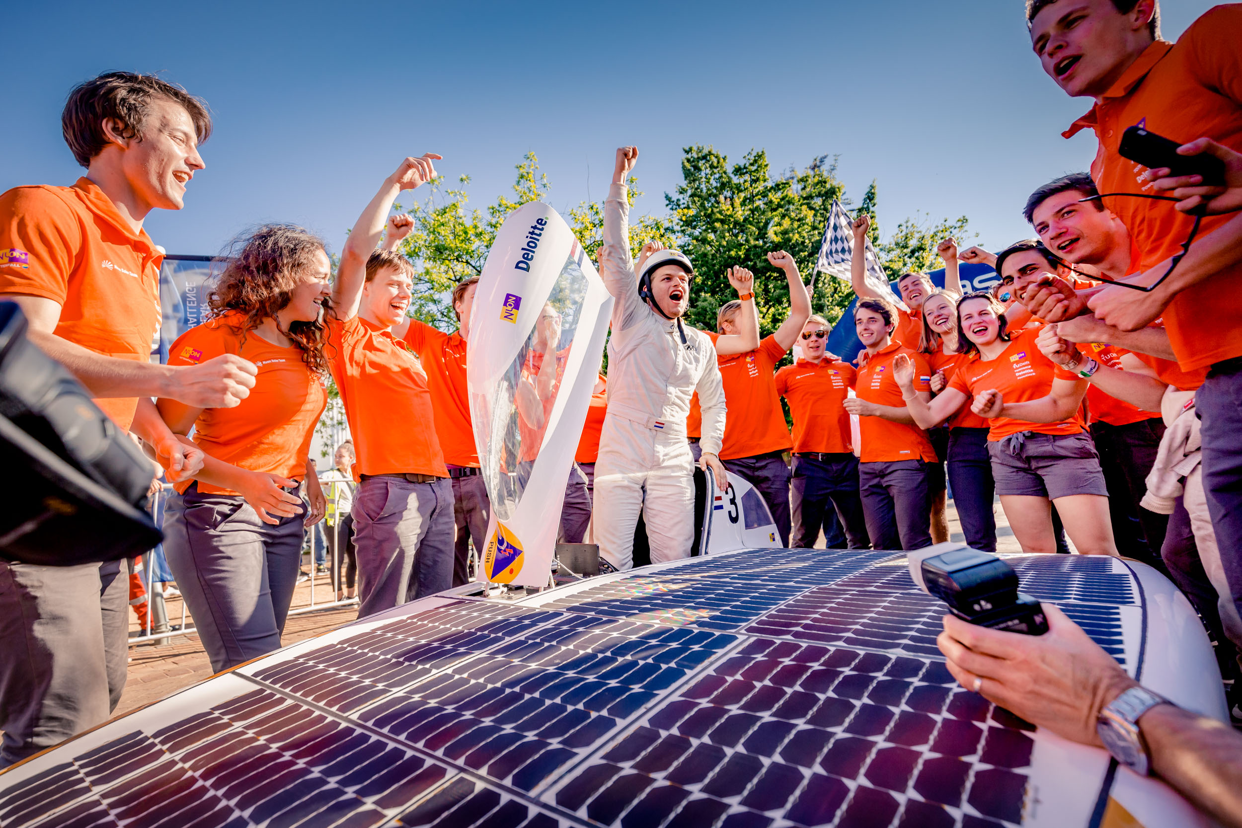 Nuna9S gaat als eerste over de finish van de Sasol Solar Challenge