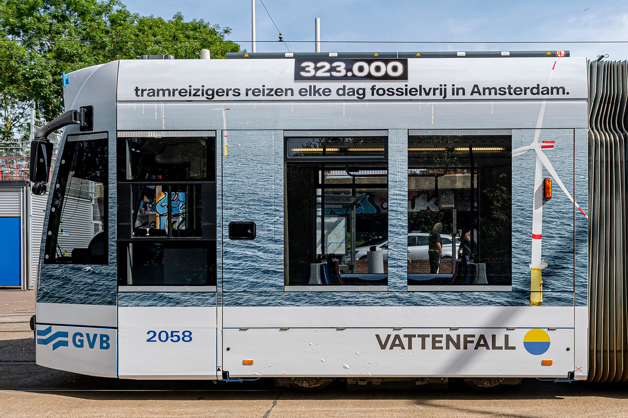 Amsterdam_GVB_Vattenfall tram 1.jpg