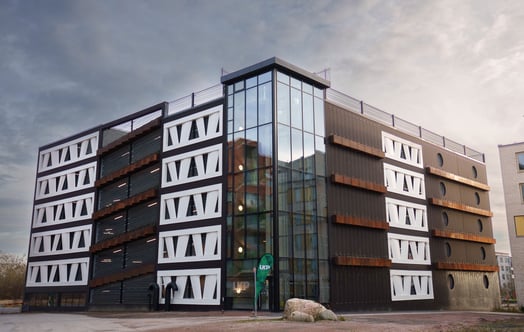 Parkeringsanläggning med flera våningar Parkeringsanläggning med flera våningar