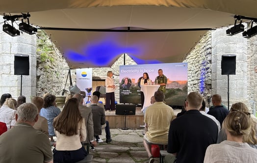Svitlana Zalishchuk, Ukraine’s Ambassador to Sweden, and Anna Borg, President and CEO of Vattenfall, on stage in Almedalen.