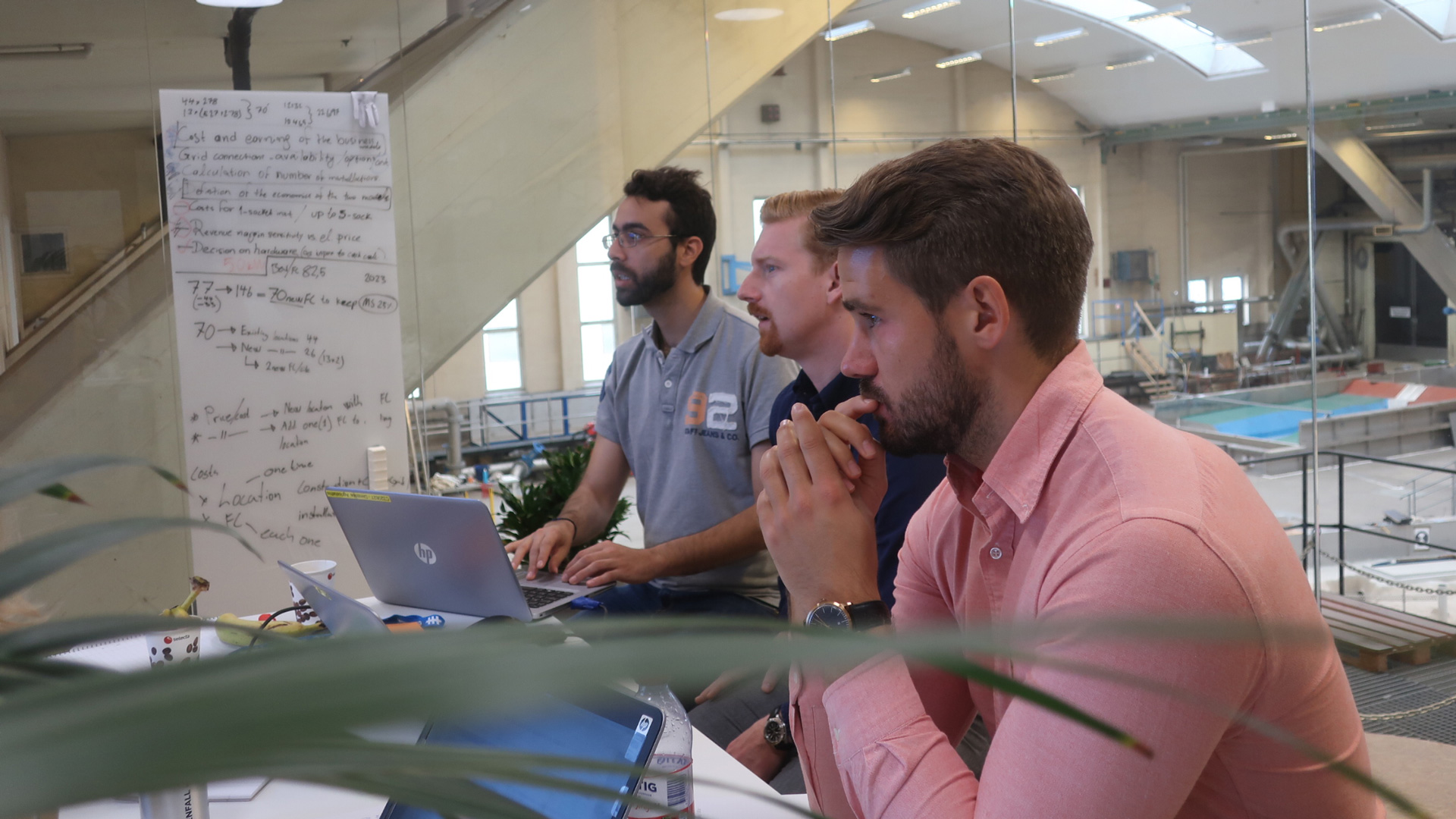 Tre deltagare på Vattenfalls hackathon för traineer: Dimitrios Agriostathis, Oscar Andersson och Daniel Eriksson