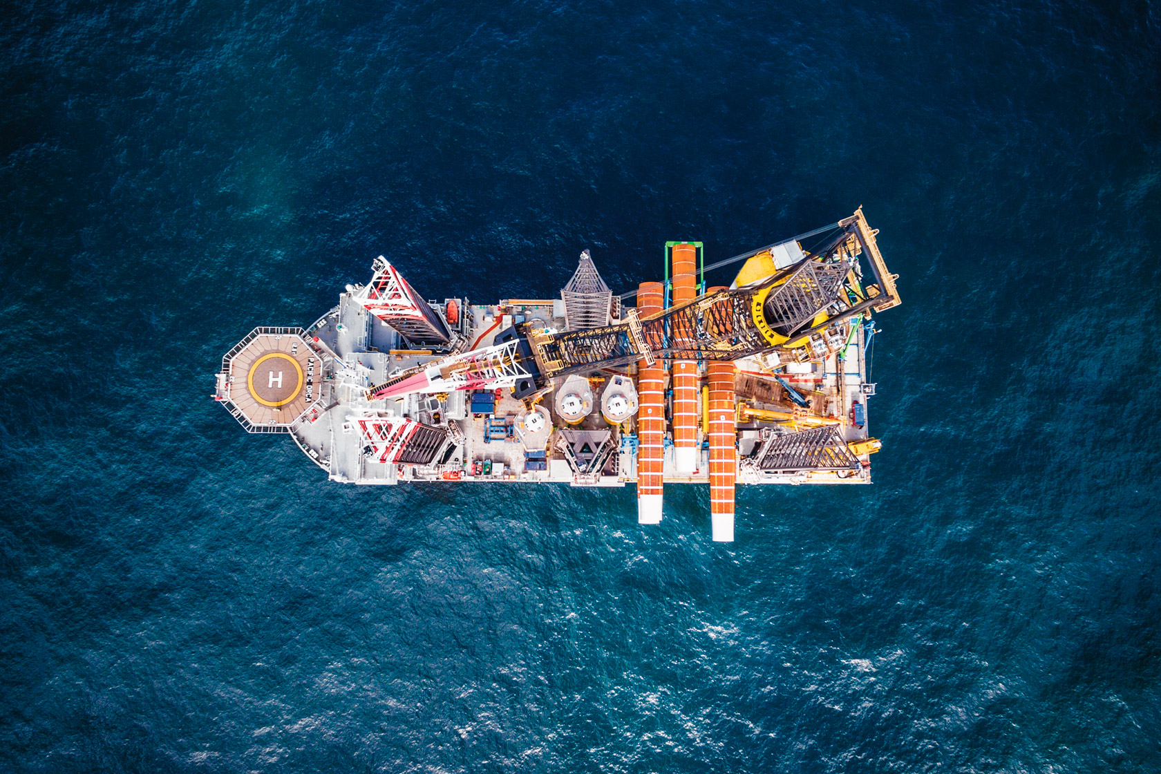 An installation vessel at Sandbank viewed from above