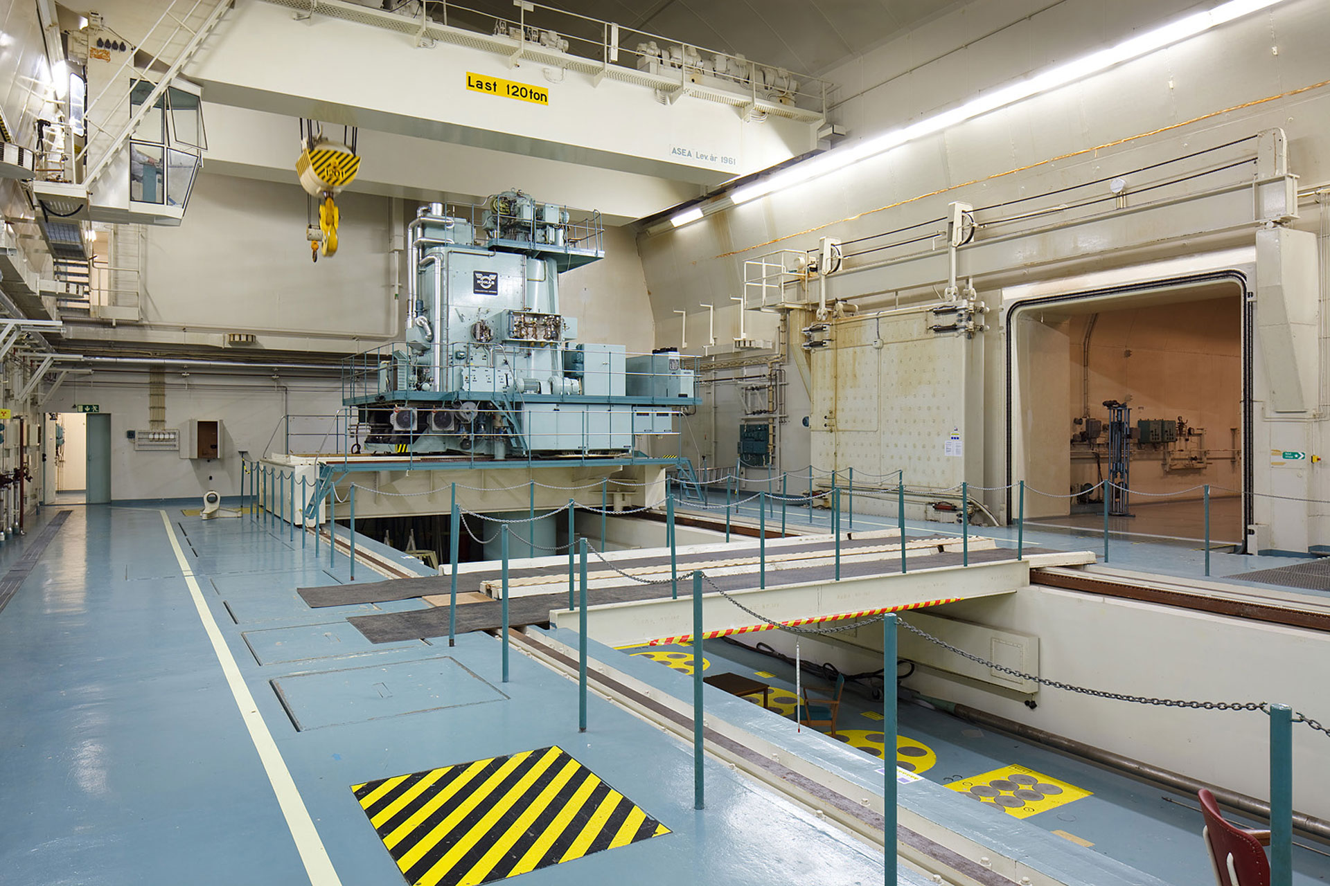 Ågesta-reaktorhallen-2.jpg